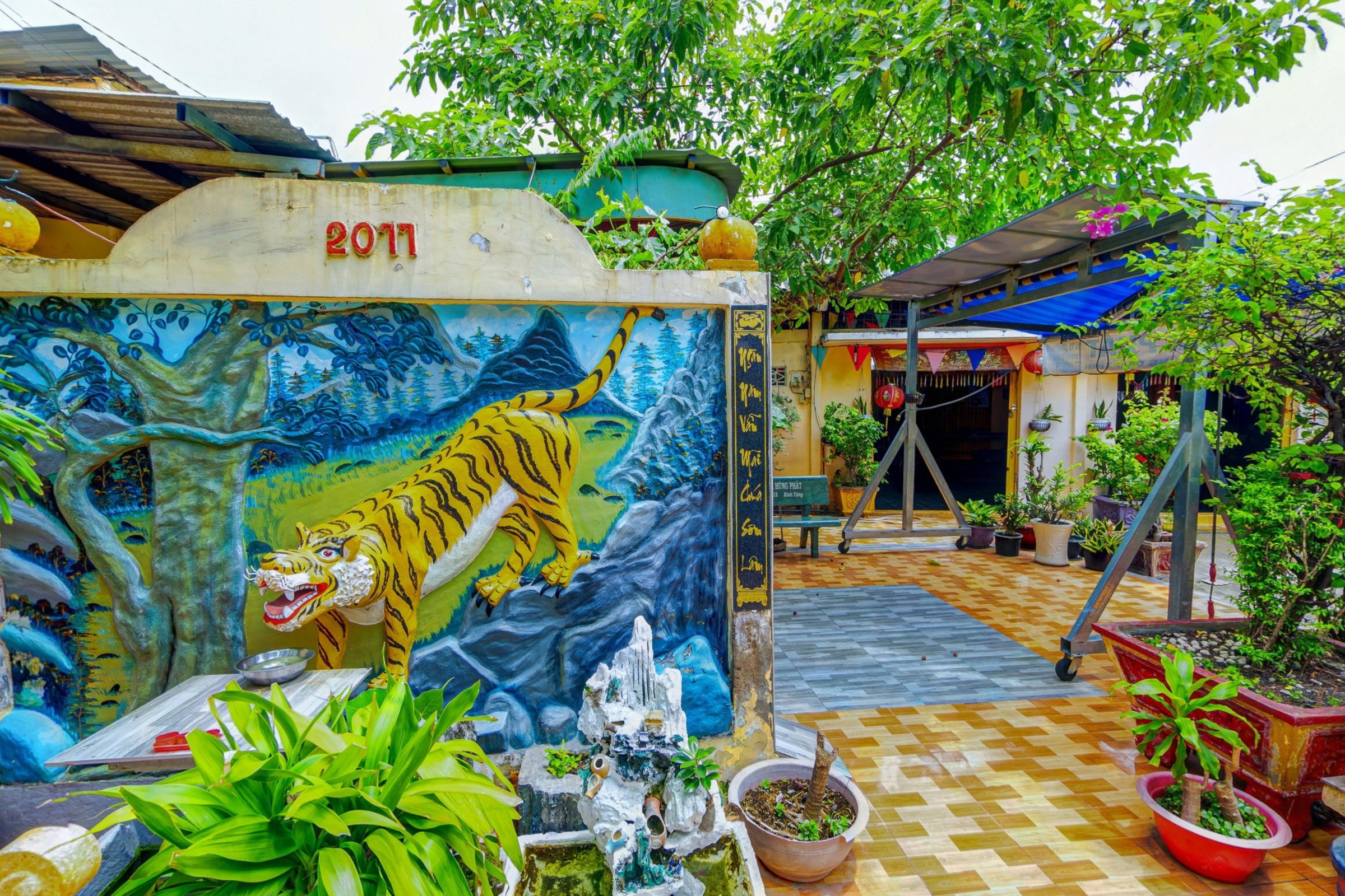 Bia liệt sĩ Bình Trị Đông trong tour 360