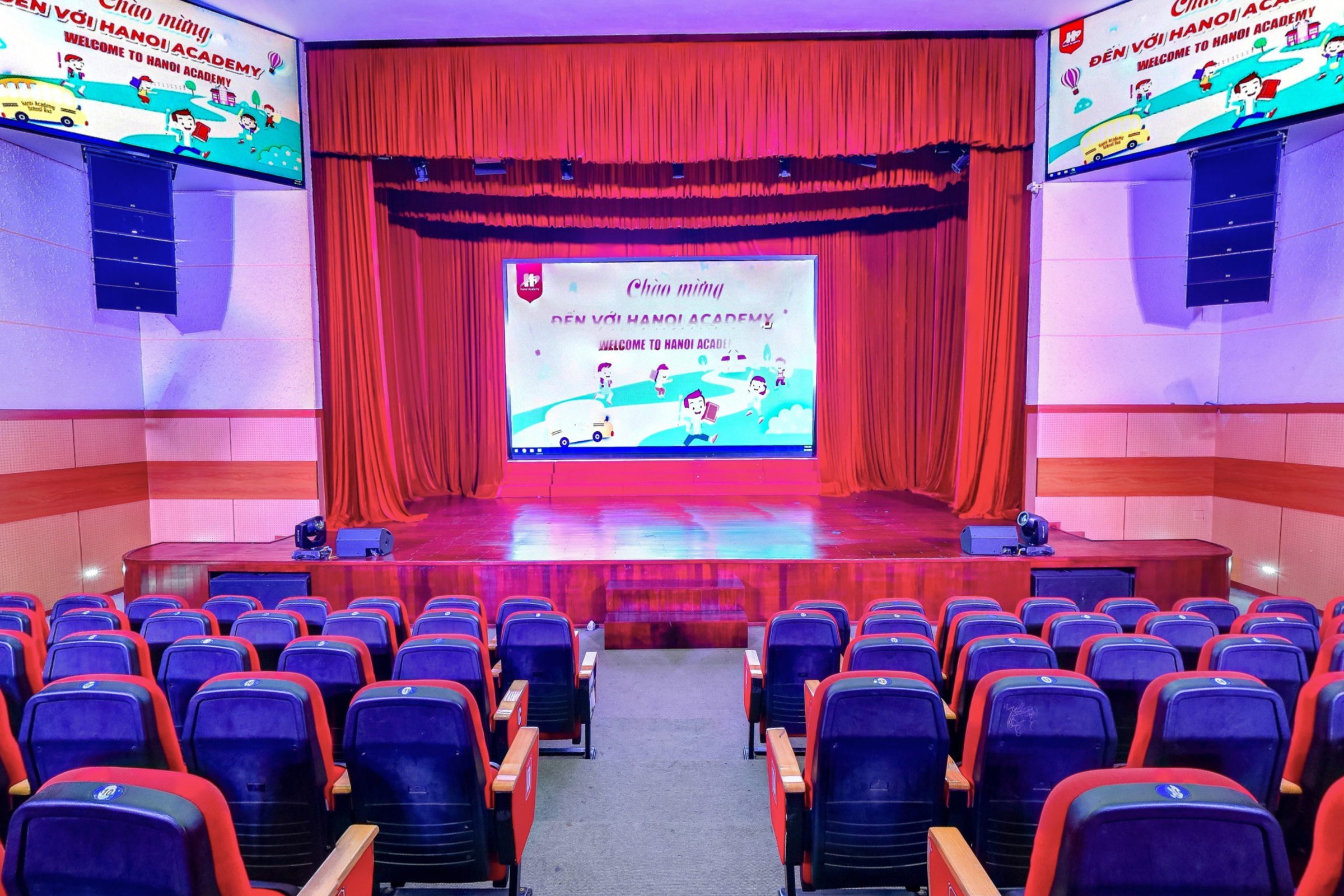 Nhà biểu diễn Hanoi Academy trong tour 360