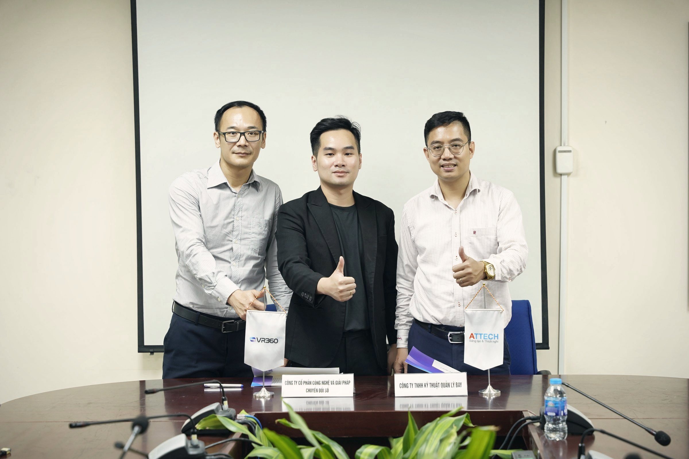 Ký nghiệm thu tour 360 giữa VR360.ONE và ATTECH